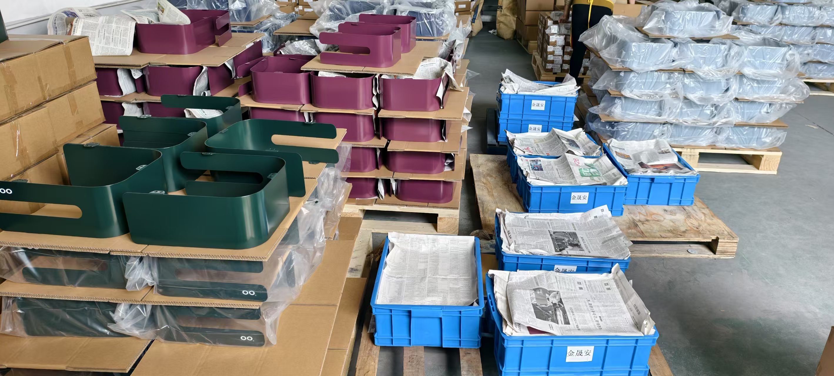 Production plant of the bottle holder first series